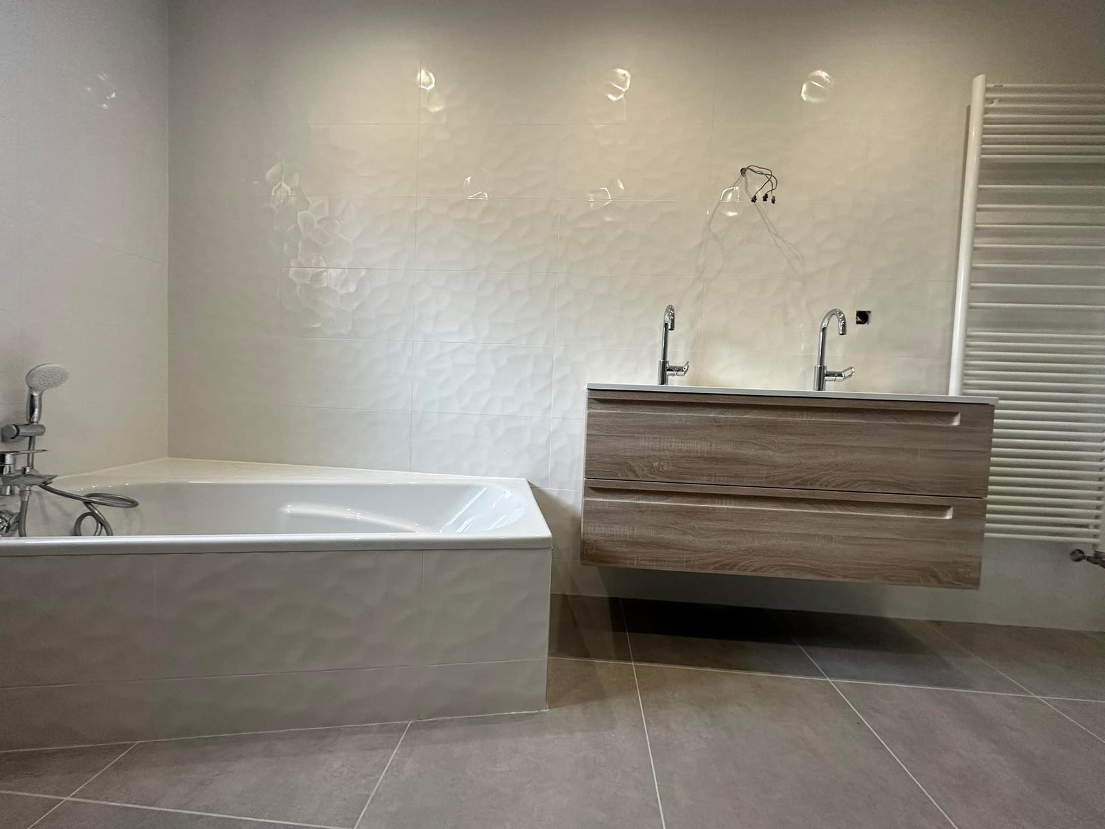 Rénovation de salle de bain à Grand-Charmont par l'artisan SASU Max