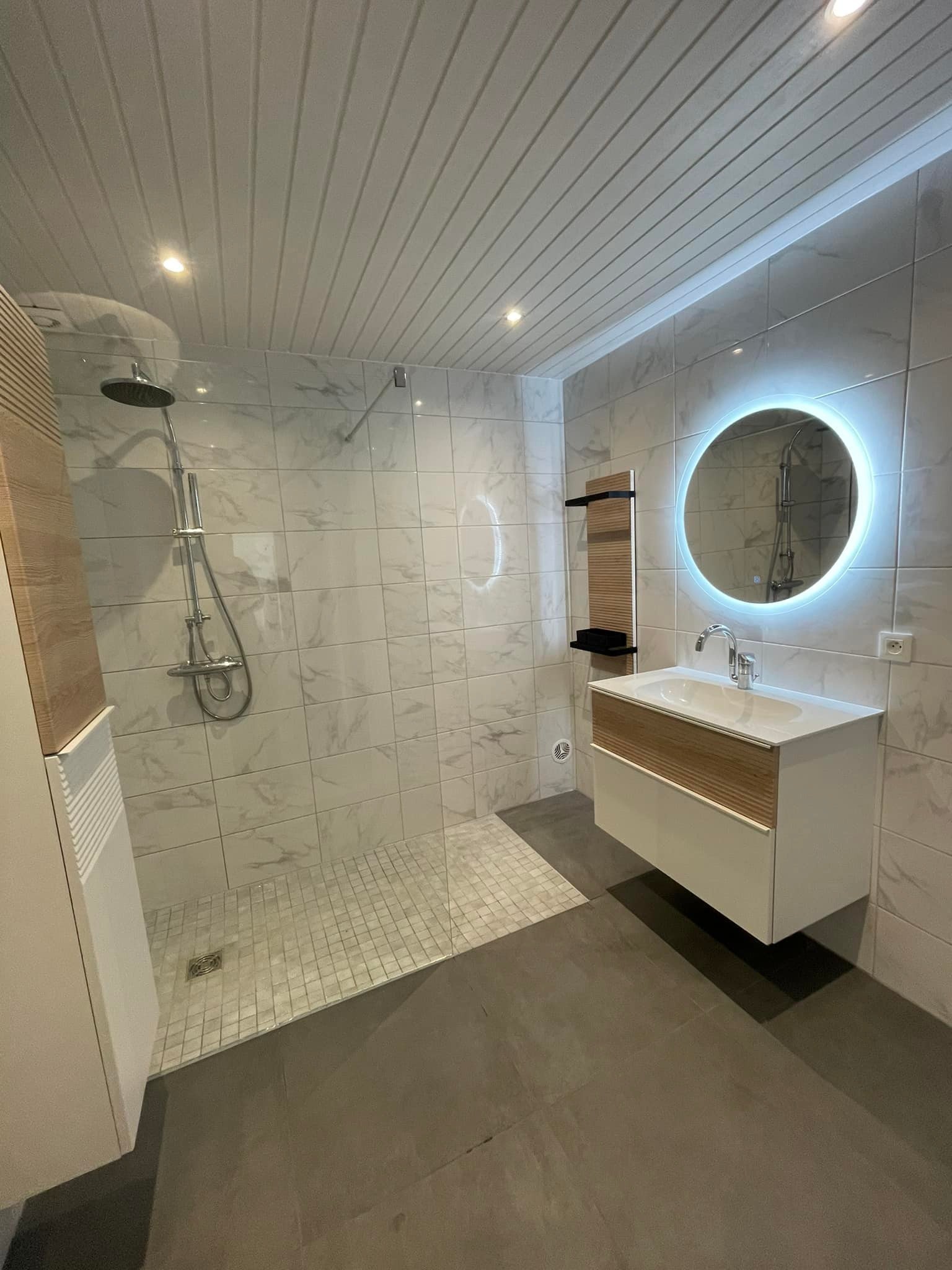 Remplacement de baignoire par douche à l'italienne à Montbéliard par SASU Max